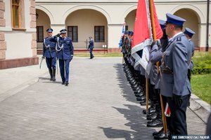 Zdjęcie przestawia policjantów.