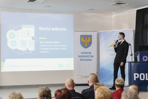 Zdjęcie kolorowe przedstawia spotkanie profilaktyczne &quot;Opolski bezpieczny senior&quot;