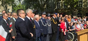 Zdjęcie kolorowe przedstawiające obchody Święta Flagi w Strzelcach Opolskich.