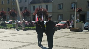 Zdjęcie kolorowe przedstawiające obchody Święta Flagi w Strzelcach Opolskich.