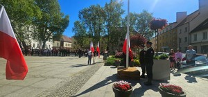 Zdjęcie kolorowe przedstawiające obchody Święta Flagi w Strzelcach Opolskich.