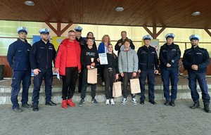 Zdjęcie kolorowe przedstawiające uczestników Wojewódzkiego Konkursu Ruchu Drogowego.