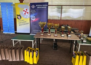 Zdjęcie kolorowe przedstawiające uczestników Wojewódzkiego Konkursu Ruchu Drogowego.