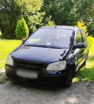 Zdjęcie kolorowe przedstawiające pojazd Hyundai.