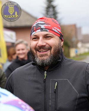 Zdjęcie przestawia policjantów z KPP Strzelce Opolskie oraz SPPP Opole podczas biegu św. Marcina.