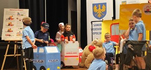 Zdjęcie przedstawia gale zakończenia programu "Przedszkolak ratuje"