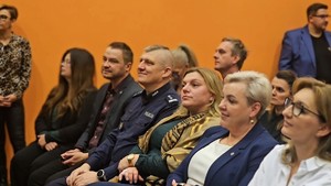 Zdjęcie przedstawia gale zakończenia programu "Przedszkolak ratuje"