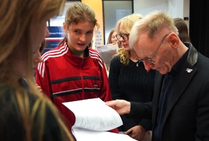 Zdjęcie przedstawia kulisy castingu programu "Przyszłość a Ty"