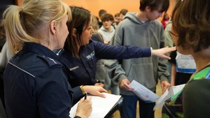 Zdjęcie przedstawia kulisy castingu programu "Przyszłość a Ty"