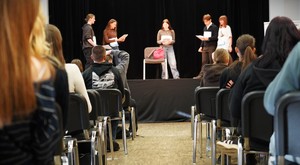 Zdjęcie przedstawia kulisy castingu programu "Przyszłość a Ty"