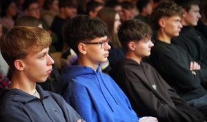 Zdjęcie przedstawia wielki finał programu Przyszłość a Ty