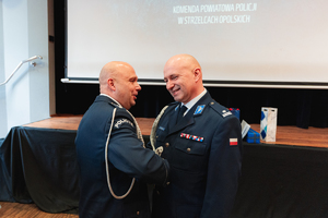 Zdjęcie przedstawia uroczystą zbiórkę.