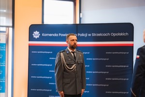 Zdjęcie przedstawia uroczystą zbiórkę.