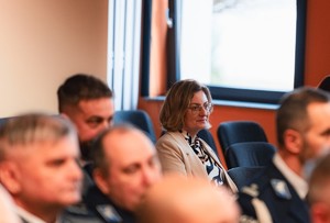 Zdjęcie przedstawia uroczystą zbiórkę.